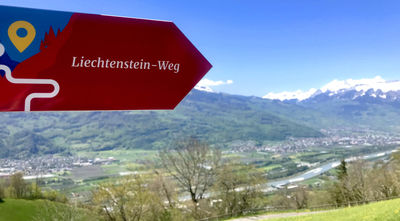 Wegweiser Tal