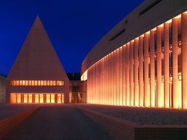 Städtle Vaduz - Peter Kaiser Platz bei der Abenddämmerung