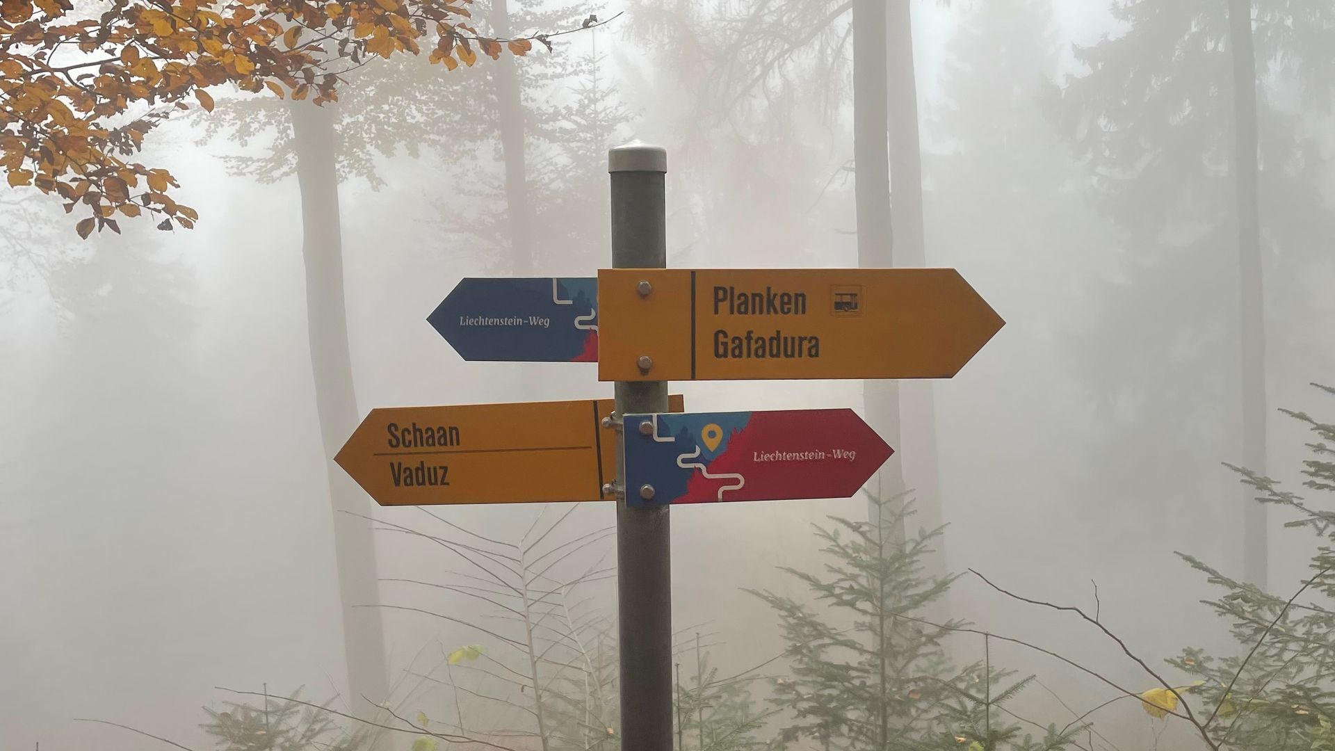 Planken signpost